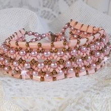 Rose Royale Armband mit Tila Rose Perlen, Facetten und Perlmuttperlen aus Swarovski-Kristall